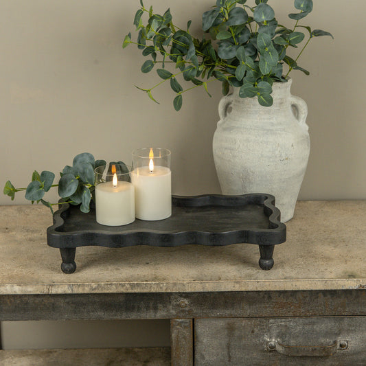 Black Scalloped Riser