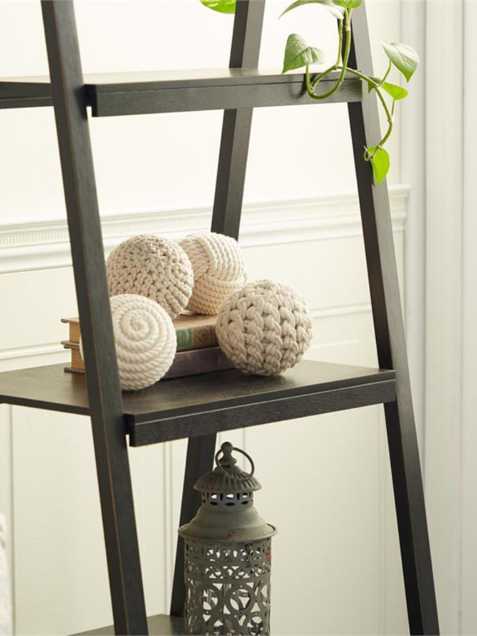 Cream Rope Balls