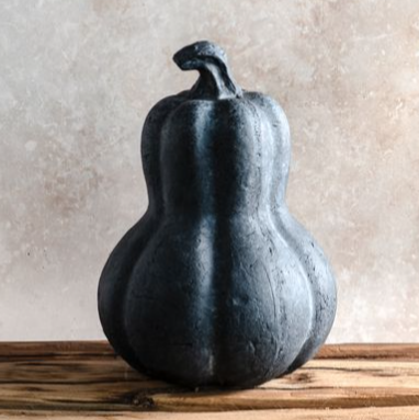 7" Black Gourd
